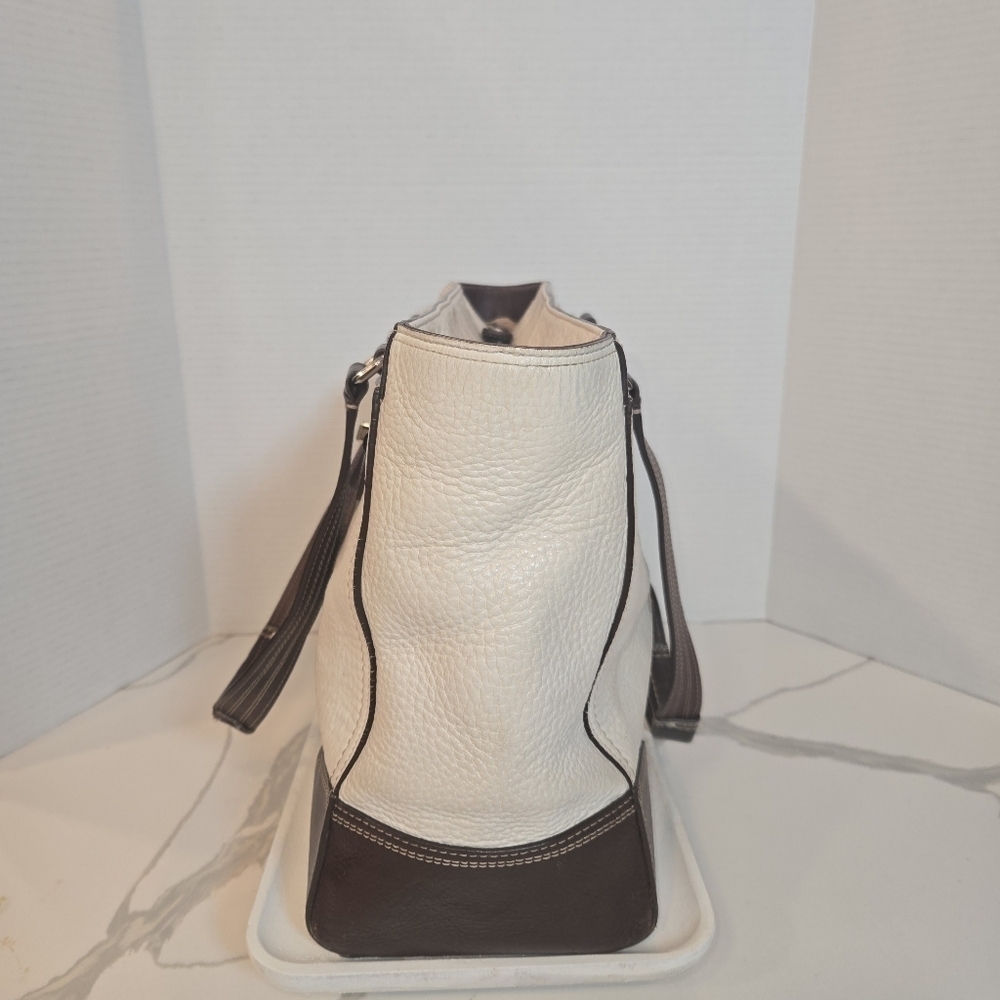 Coach Hamptom Pebbled Leather Turn Lock Sachel Tote Bag Brown Cream Medium 13960 - Picture 2 of 14